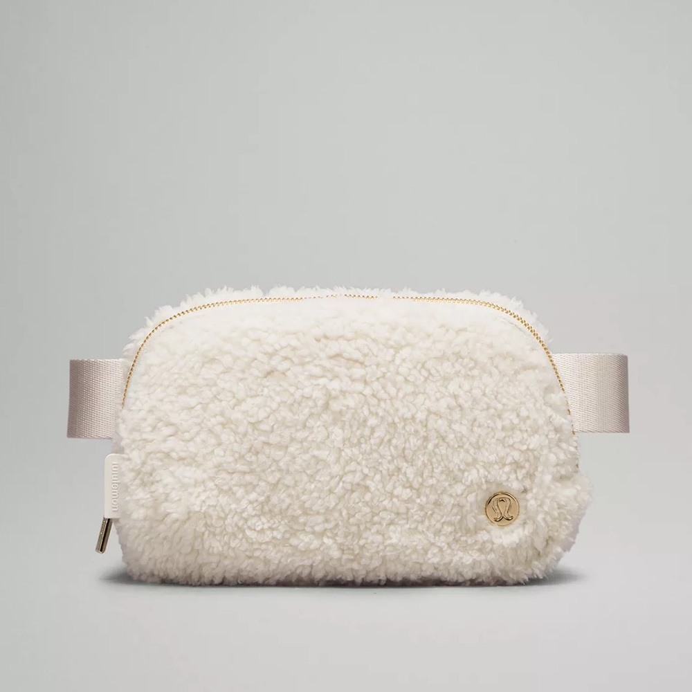 Lululemon Everywhere Belt‎ Bag